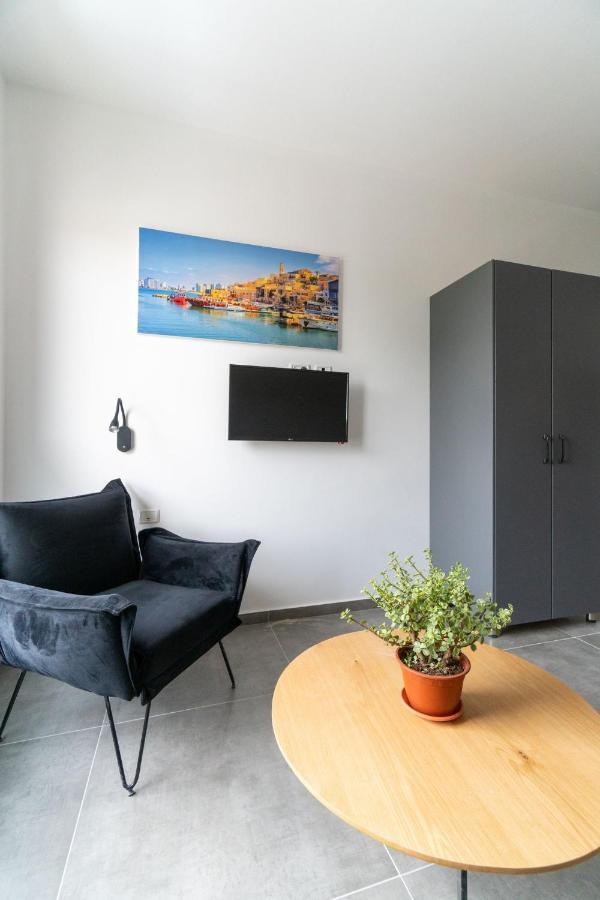 Nahal Oz 33 Aparthotel Bat Yam Bagian luar foto