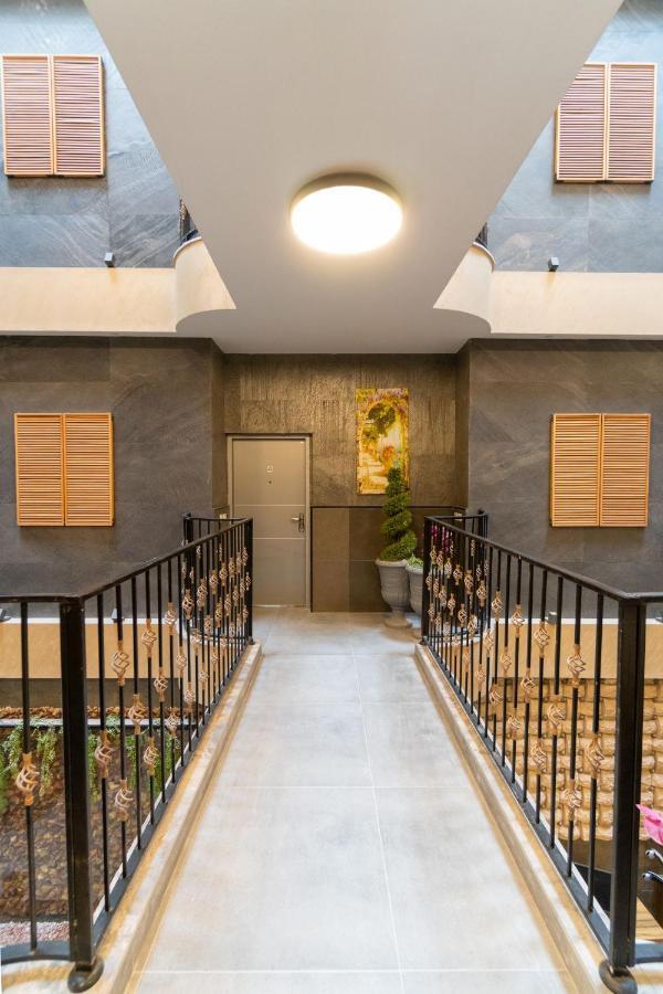 Nahal Oz 33 Aparthotel Bat Yam Bagian luar foto