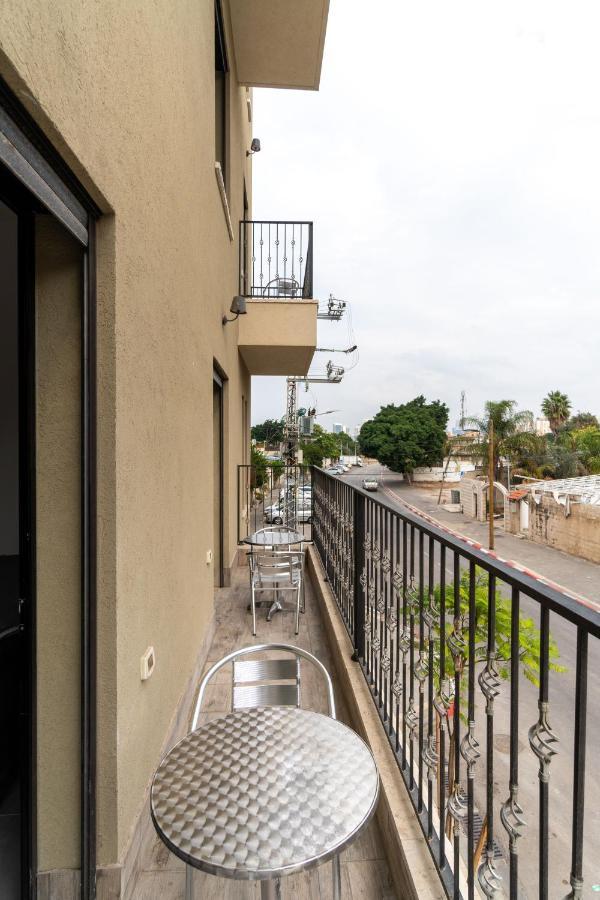 Nahal Oz 33 Aparthotel Bat Yam Bagian luar foto