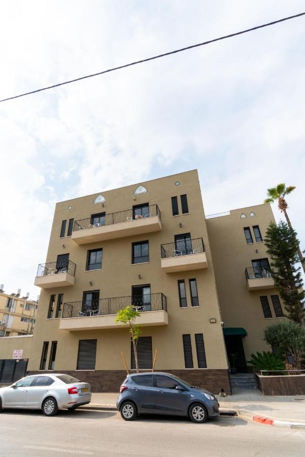 Nahal Oz 33 Aparthotel Bat Yam Bagian luar foto
